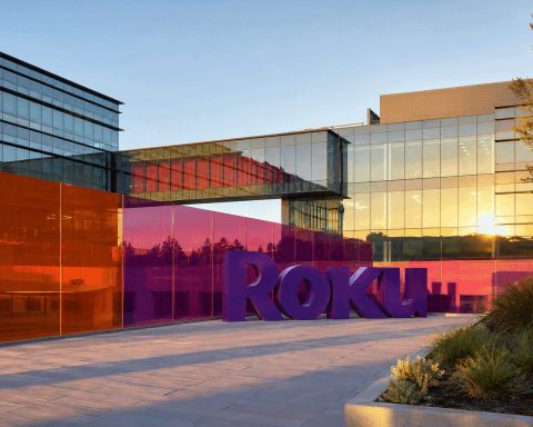 Roku Approaches 52-Week Peak Following Fox Agreement, 6% Upside Remains