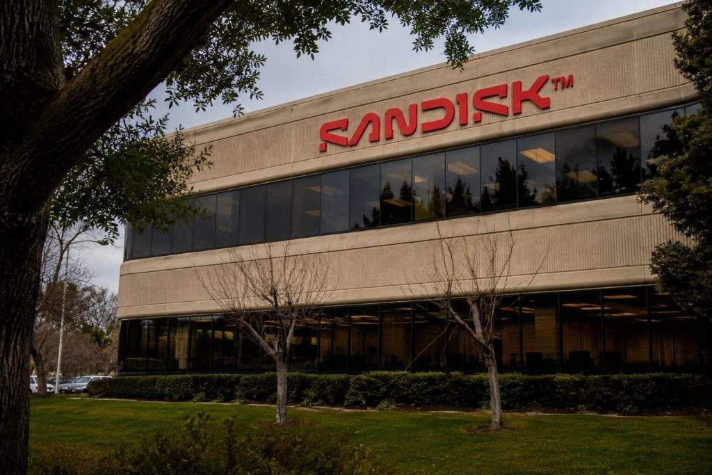 Sandisk (NASDAQ:SNDK) stock falls after earnings as edge delivers the bigger revenue gain