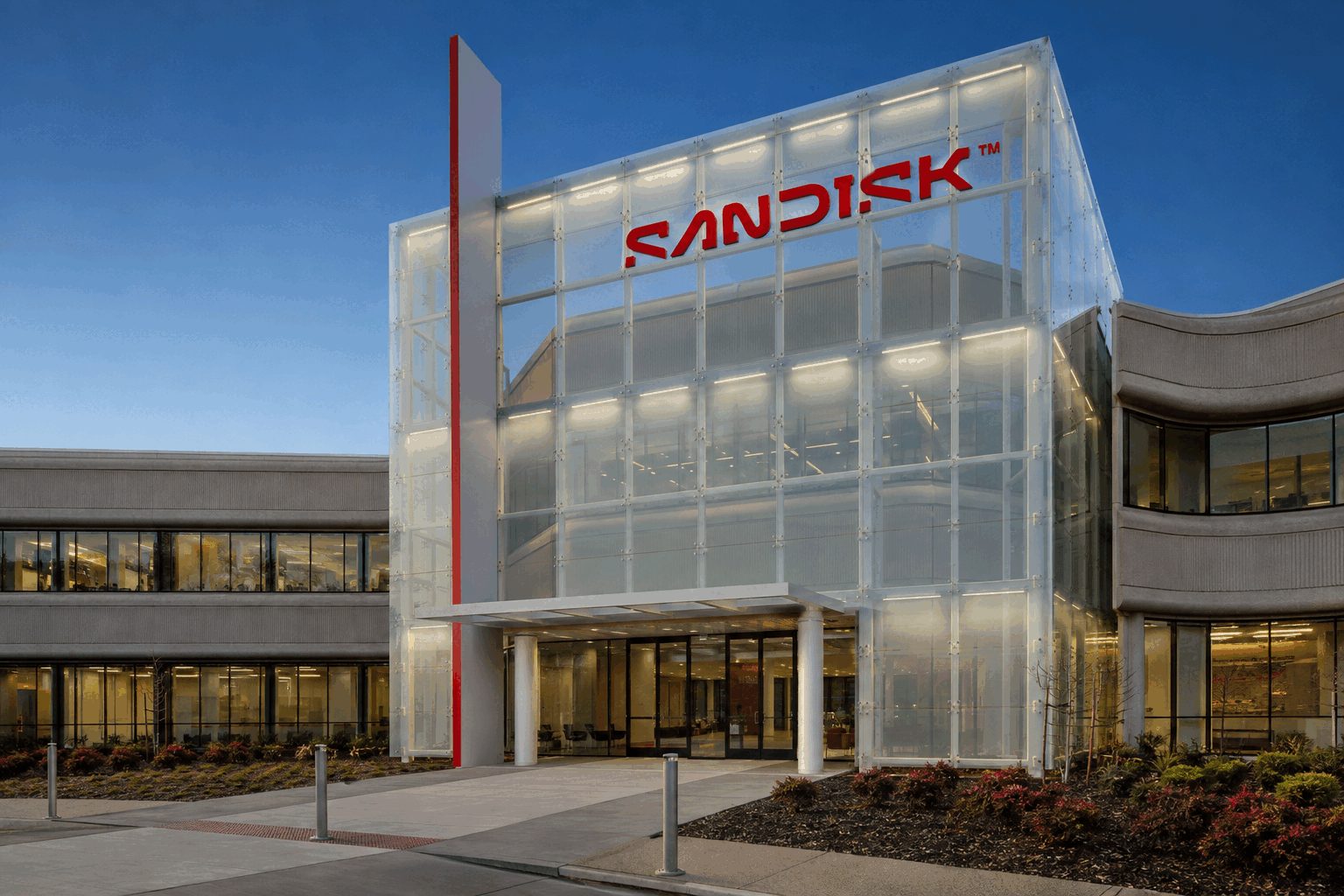 Sandisk stock (SNDK) surges 8% as company showcases quicker AI flash technology ahead of Investor Day Sandisk stock (SNDK) surges 8% as company showcases quicker AI flash technology ahead of Investor Day