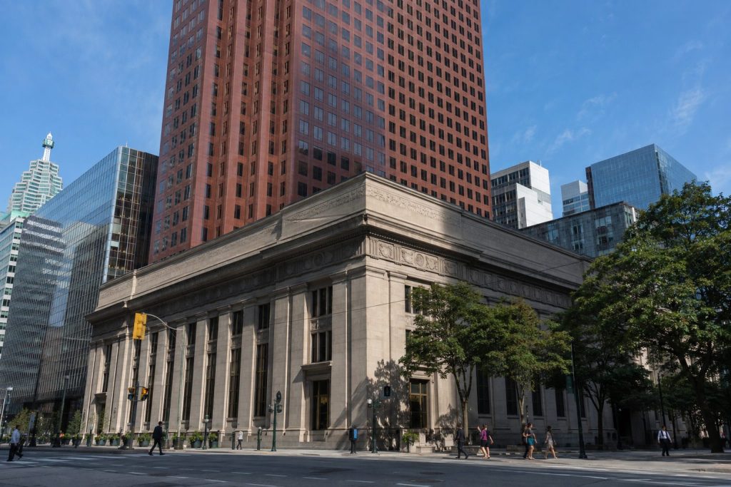 Scotiabank Shares Surge 5% After Record Profits Lift ROE Past Target Scotiabank Shares Surge 5% After Record Profits Lift ROE Past Target