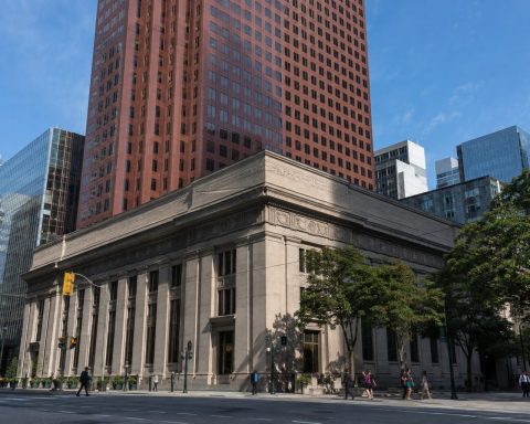 Scotiabank Shares Surge 5% After Record Profits Lift ROE Past Target