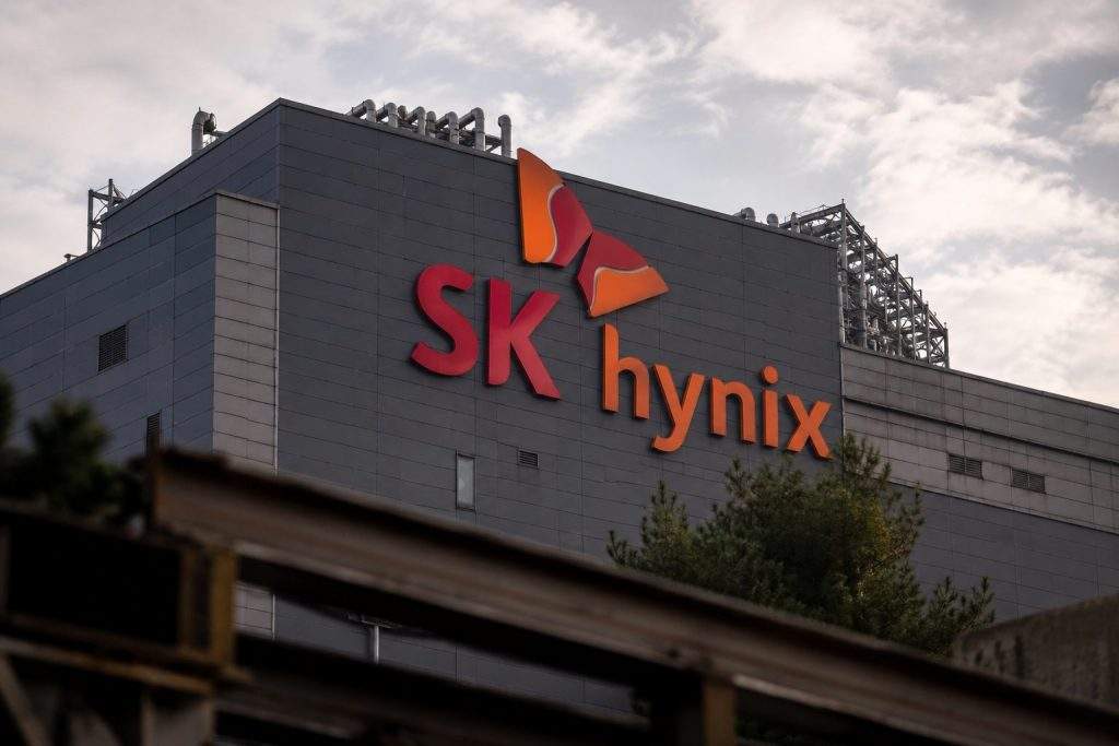SK hynix loses 53 trillion won in market value, a sum close to its new fab investment SK hynix loses 53 trillion won in market value, a sum close to its new fab investment