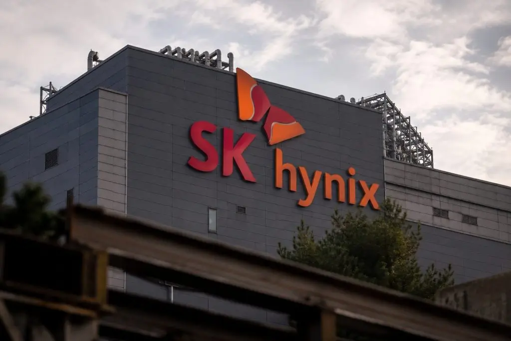 SK hynix loses 53 trillion won in market value, a sum close to its new fab investment SK hynix loses 53 trillion won in market value, a sum close to its new fab investment
