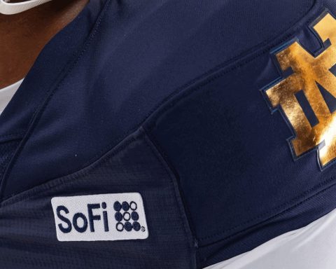 SoFi Shares Slide 5.8% Despite 43% Revenue Gain as Sales Multiple Hits 4.9x