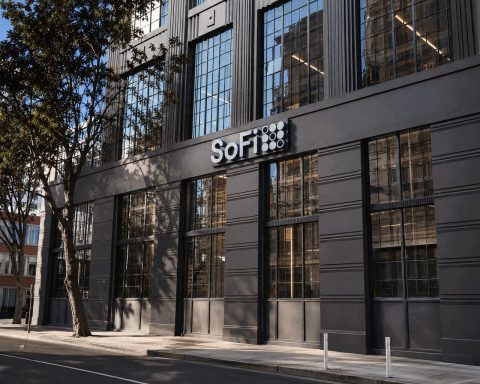 SoFi Stock (SOFI) Trades Close to $18; 40% Expansion Faces 30x Earnings Multiple