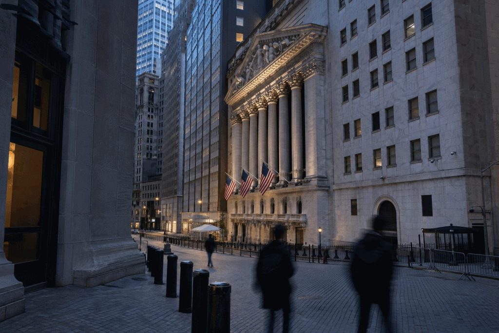 S&P 500 Futures Edge Lower with Oil Gains Challenging Fed Relief Buffer