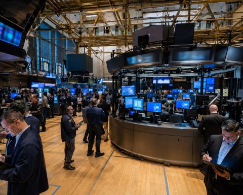 S&P 500 (SPX) Dips as Chip Weakness Masks Level Equal-Weight Moves