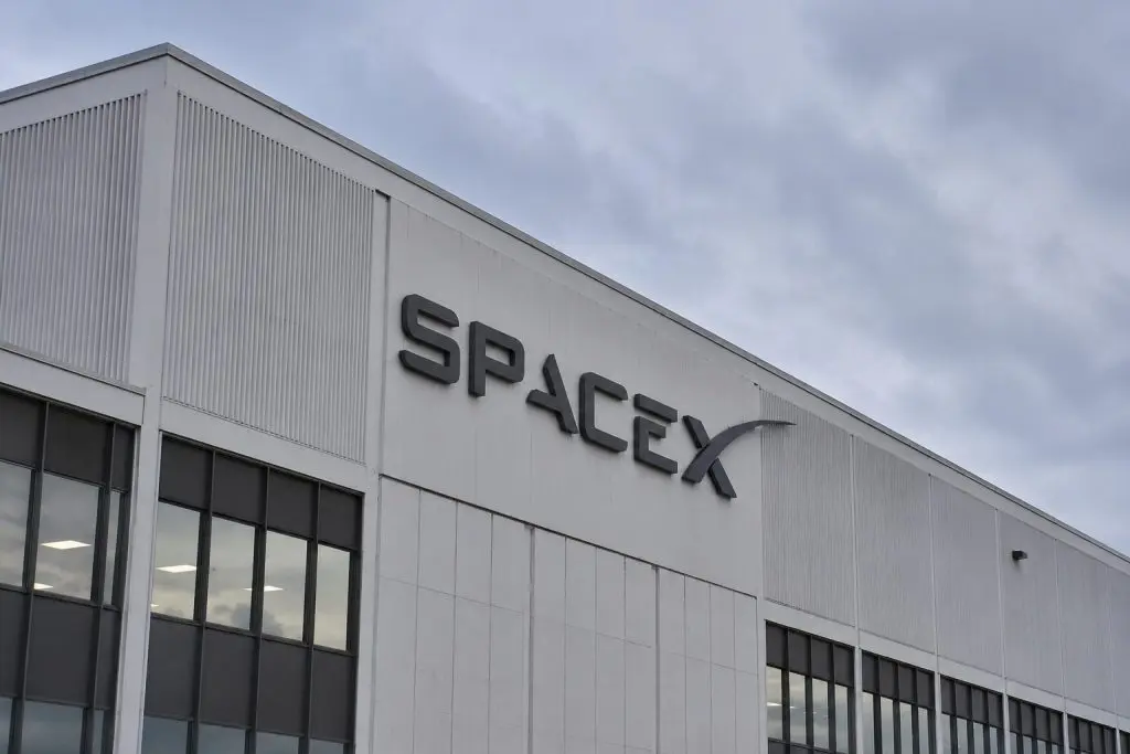 SpaceX (NASDAQ:SPCX) Shares Edge Toward IPO Price with 93% of Capex Directed to Units Posting Losses