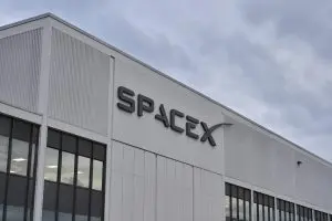 SpaceX (NASDAQ:SPCX) Shares Edge Toward IPO Price with 93% of Capex Directed to Units Posting Losses