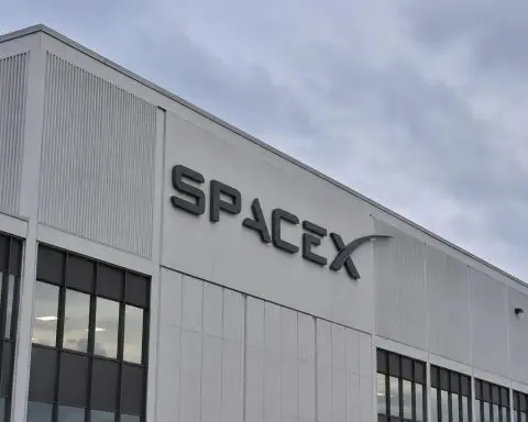 SpaceX (NASDAQ:SPCX) Shares Edge Toward IPO Price with 93% of Capex Directed to Units Posting Losses