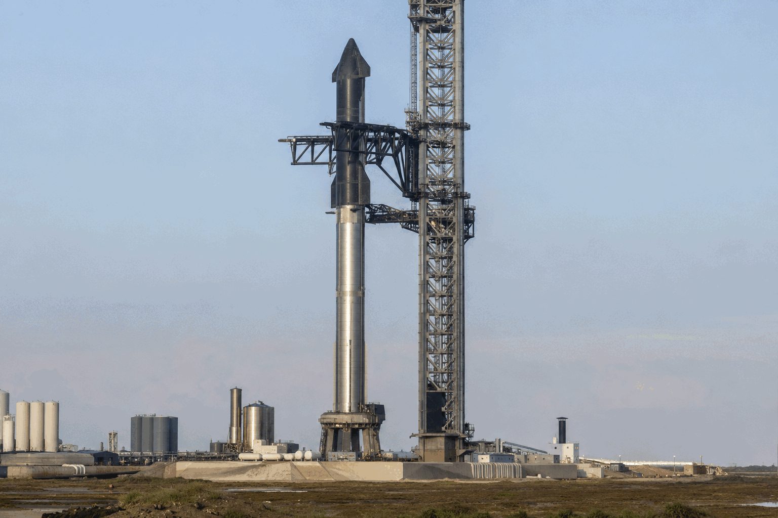 SpaceX Shares Advance 0.5% as $18.4 Billion Capital Spending Outpaces Revenue SpaceX Shares Advance 0.5% as $18.4 Billion Capital Spending Outpaces Revenue