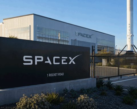 SpaceX Shares Jump 36% From Lows Ahead of August 20 Unlock Event