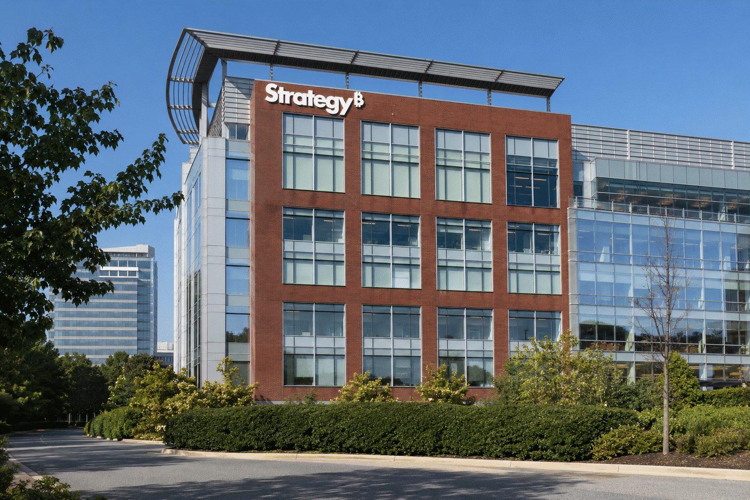 Strategy Stock Surges $4 Billion Premarket as Bitcoin Beta Tops 2.6× Strategy Stock Surges $4 Billion Premarket as Bitcoin Beta Tops 2.6×
