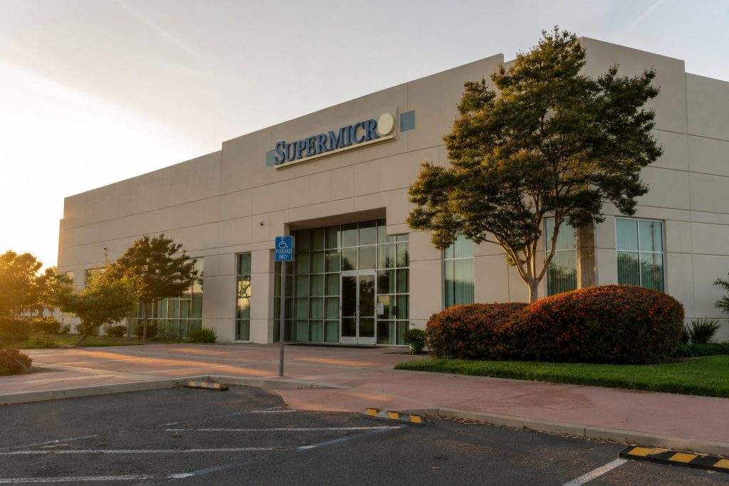 Super Micro Computer (NASDAQ:SMCI) Confronts Cash-Conversion Challenge Amid $60 Billion in Orders