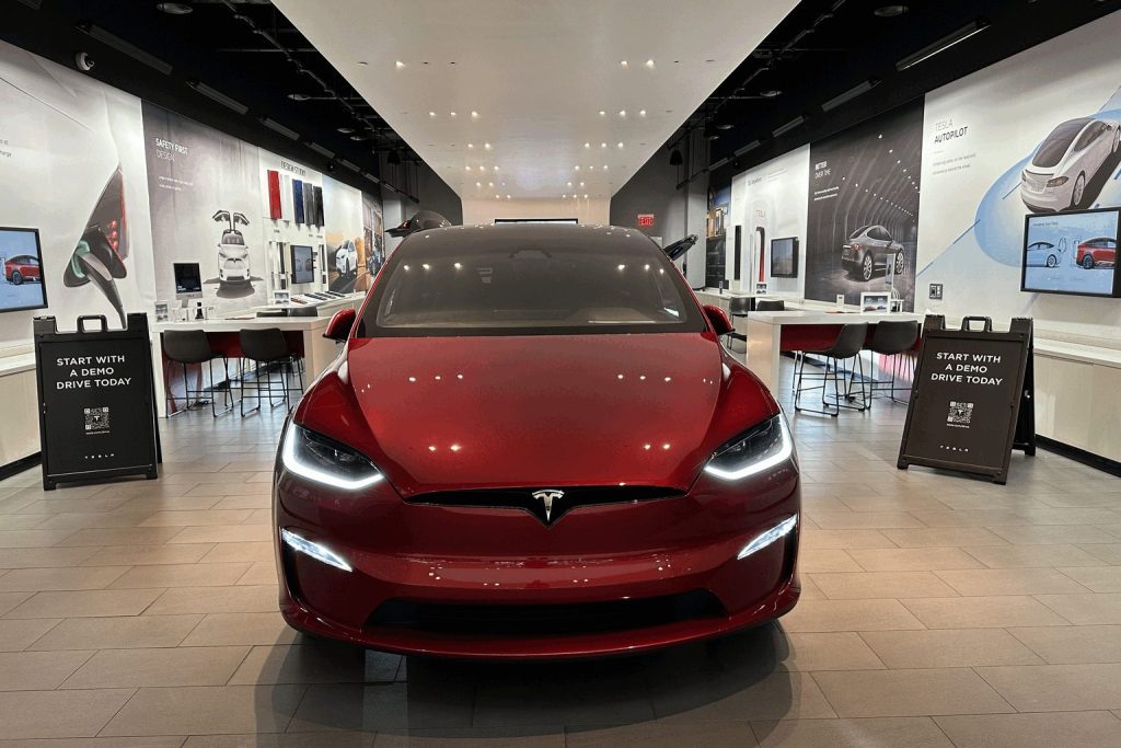 Tesla Shares Drop 1.7% Amid $1.09 Trillion Market Cap and 1.4% Operating Margin Tesla Shares Drop 1.7% Amid $1.09 Trillion Market Cap and 1.4% Operating Margin