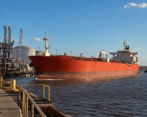 Trump Extends Jones Act Waiver 90 Days, Shifts to Voyage-by-Voyage Reviews