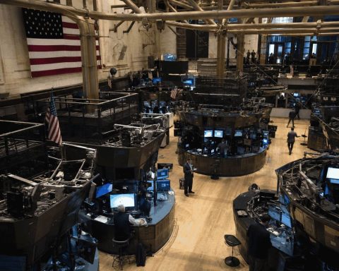 U.S. Premarket Recap — August 31, 2026, 04:00 ET: Futures Mixed as Brent Holds Above $90