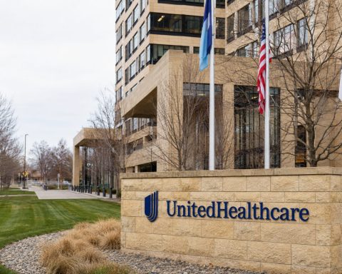 UnitedHealth Shares Drop 1.5% After New Fund Filings Cover 0.006% of Total Stock