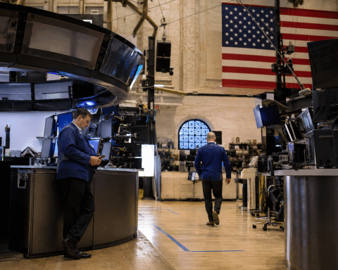 U.S. Aftermarket Recap: Tech Losses Hold at 18:00 EDT on August 28, 2026
