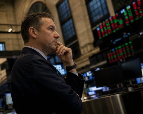 US retail sales surprise intensifies Fed pause barbell position