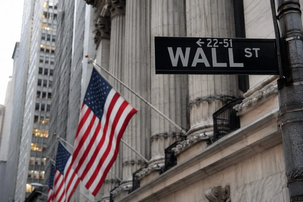 US Stocks Open: AI Earnings Reset Erases $68 Billion from Four Firms’ Value