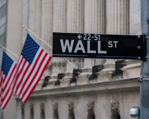 US Markets Update: Dow Hits 54,000 as AI Investment Drives Gains in Industrials