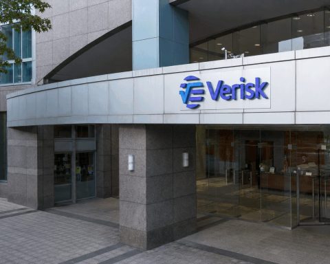 Verisk Stock (NASDAQ:VRSK) Loses $1.39 Billion as Court Revives AccuLynx Deal