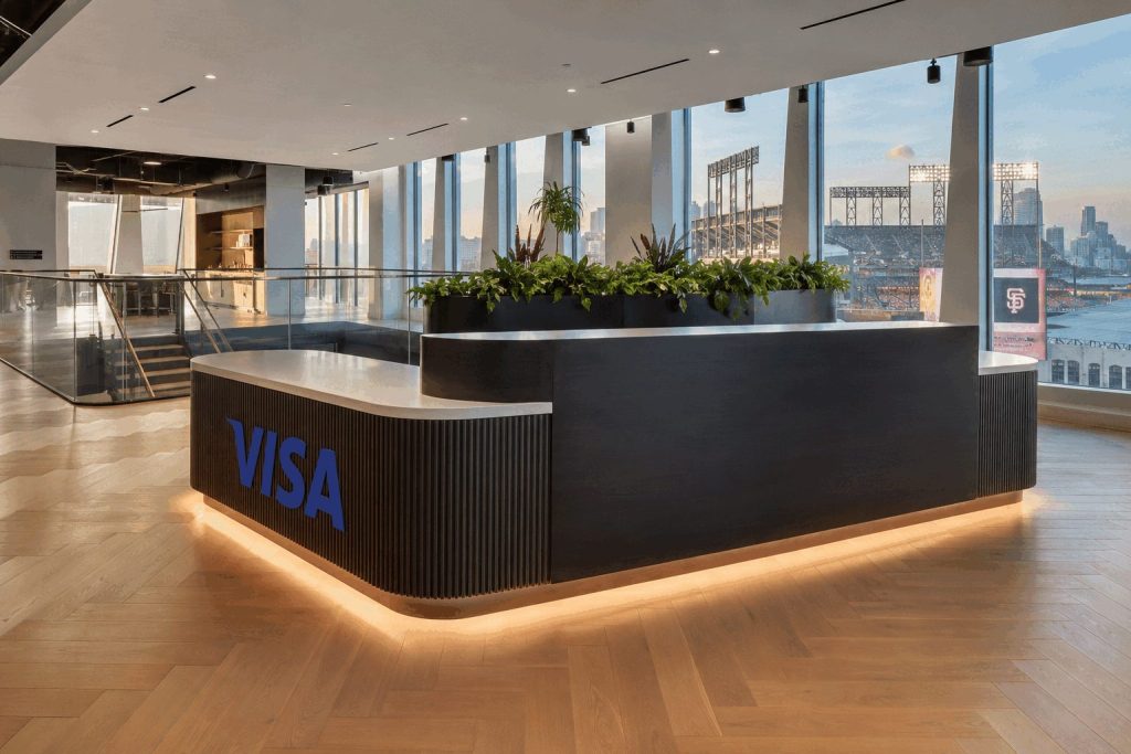 Visa’s Shares Surge for Fourth Session, Challenging Street’s 12% Growth Outlook