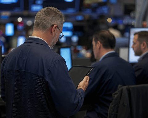 VIX Holds at 14.56 Despite 6% Oil Jolt as Analysts Flag Increased Tail Risk