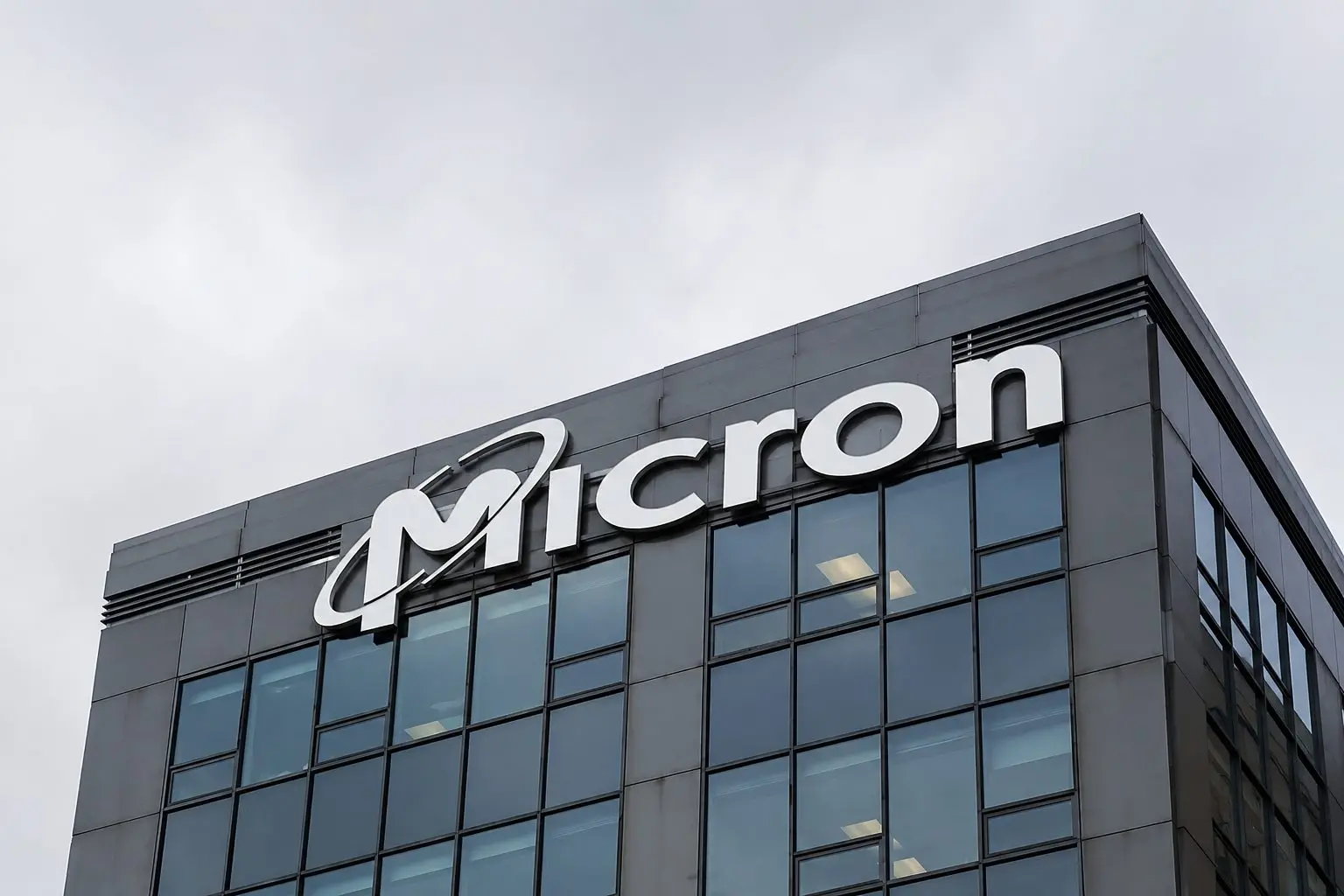 Le ratio P/E de 5,3x de Micron Technology (NASDAQ:MU) pour l’exercice 2027 reflète un pari sur les prix de la mémoire Le ratio P/E de 5,3x de Micron Technology (NASDAQ:MU) pour l’exercice 2027 reflète un pari sur les prix de la mémoire