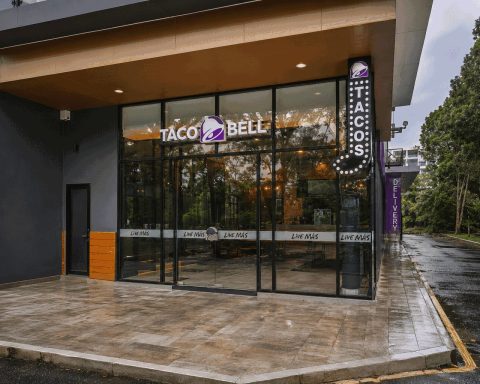 Yum Shares Hold 17% Analyst Upside as Taco Bell Faces Cyclospora Recovery Challenge