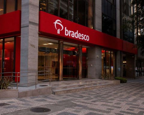 Bradesco ADR Rises 1.2% as Brazil’s Earnings Rebound Faces 14% Interest Rate Hurdle
