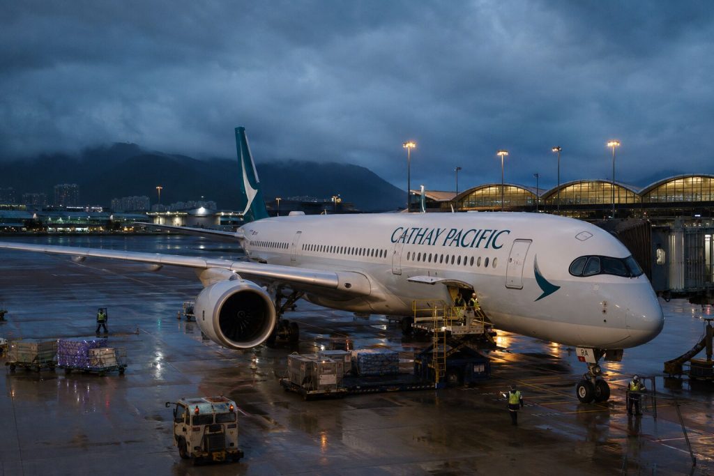 Cathay Pacific Stock Holds as Middle East Halt Extends; Fuel Is the Bigger Risk