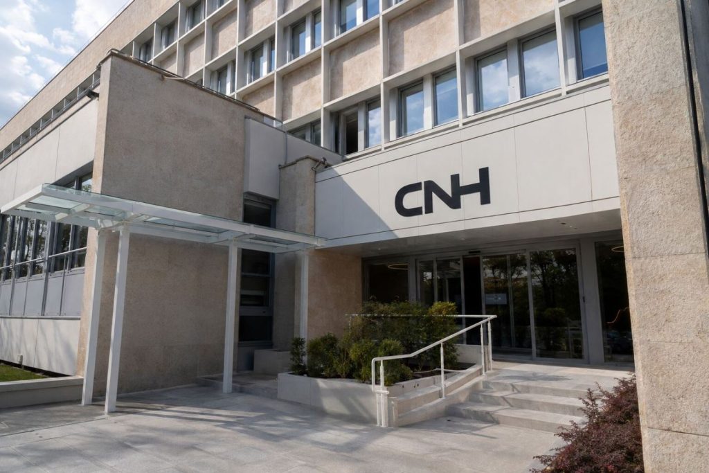 CNH Industrial Shares Climb 9.2% as $18 Price Target Signals Farm Sector Rebound by 2027