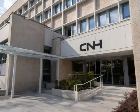 CNH Industrial Shares Climb 9.2% as $18 Price Target Signals Farm Sector Rebound by 2027