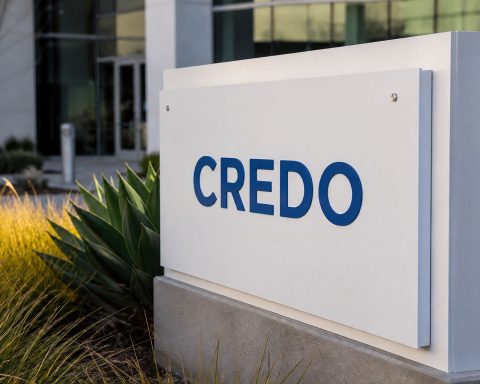 Credo Shares Fall 20% Despite 115% Revenue Surge Amid Valuation Concerns