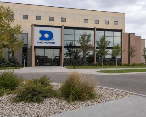 Daktronics Shares Erase 11% Gain as SEC Inquiry Clouds Record EPS