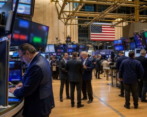 Dell surges 7% in after-hours trade as MongoDB drops 13%