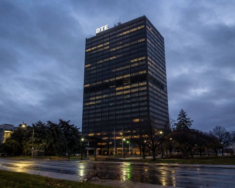 DTE Confronts 80,388 Storm Outages Amid $900 Million Grid-Reliability Investment