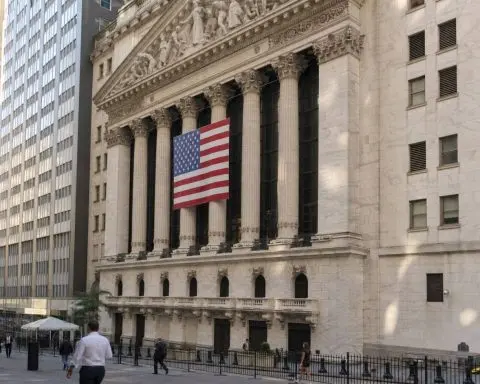 Energy Rises as Oil Tops $90, Market Wider Sees Sell-Off