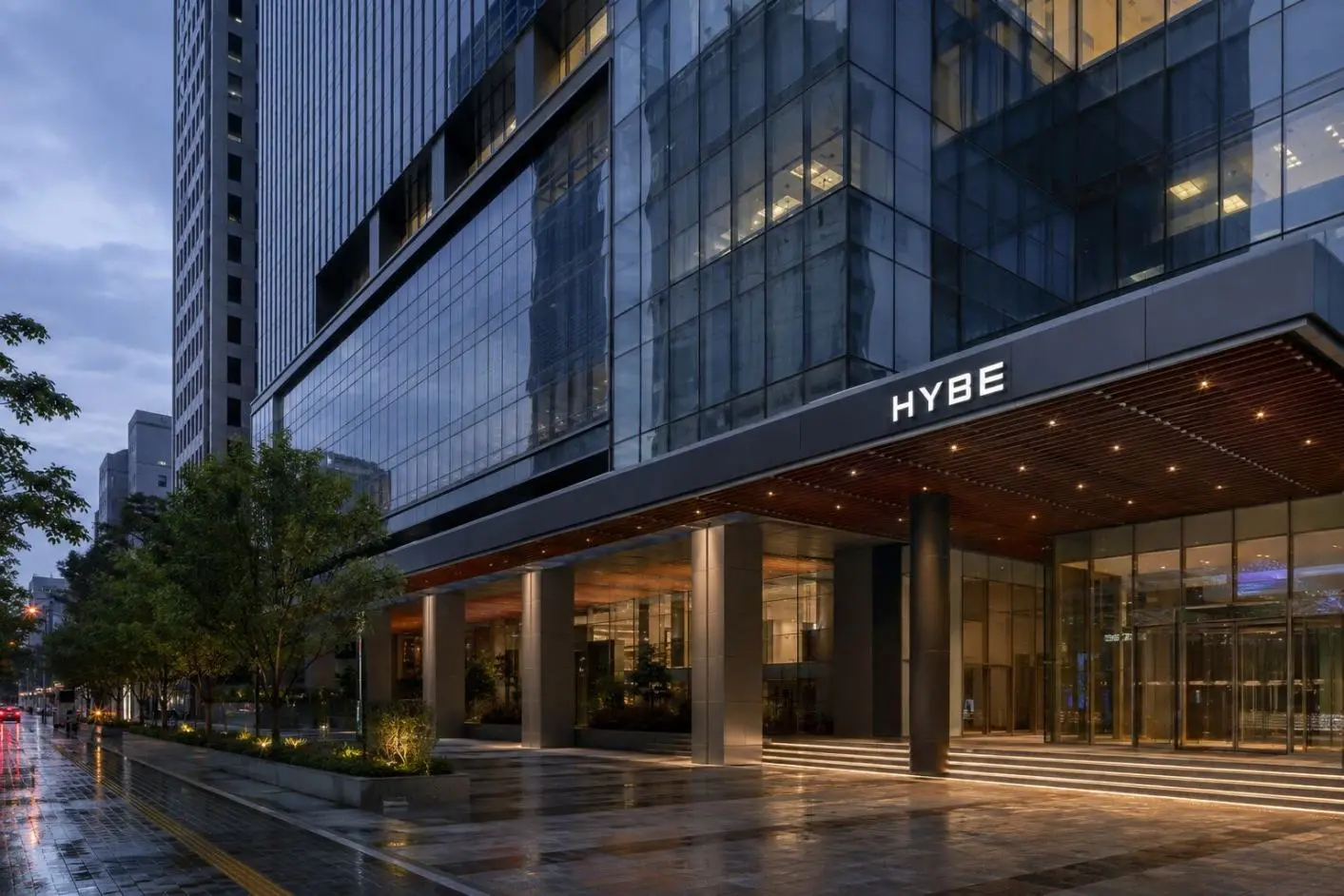 HYBE Rises 0.7% After ₩263 Billion Founder Probe Sent to Prosecutors HYBE Rises 0.7% After ₩263 Billion Founder Probe Sent to Prosecutors