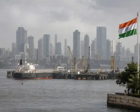 India’s 7.8% Growth Faces Oil Shock With $136.4 Billion Buffer