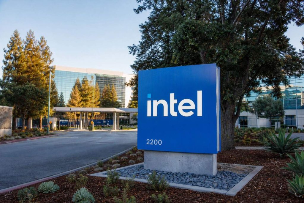 Intel Stock Holds 5.8% Below Offering as 4.2% Dilution Tests 14A Case