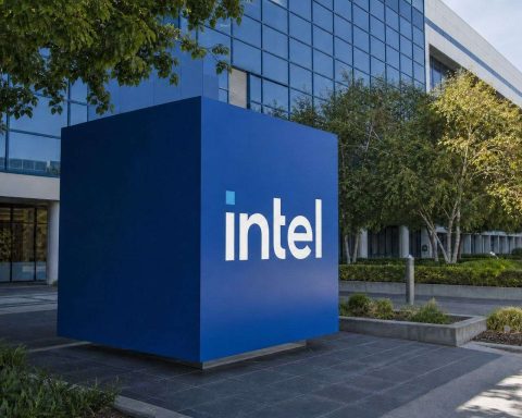 Intel Stock Recovers From 4.2% Slump, Remains 6.8% Under $95 Offer Price