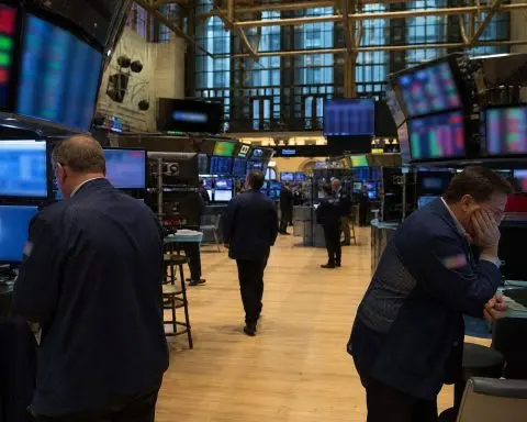 Nasdaq Closes Down 1% as Rising Oil Prices Add Pressure on Rates