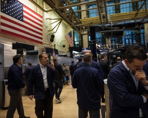 Nasdaq Drops 0.9% While WTI Crude Approaches $90