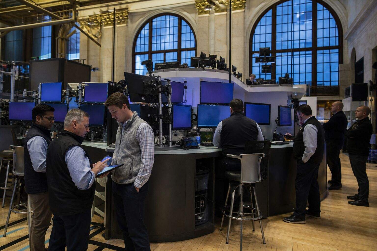 Nasdaq futures remain subdued as oil steadies near $92 Nasdaq futures remain subdued as oil steadies near $92