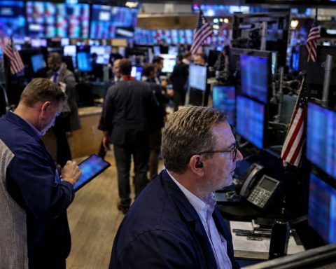 Nasdaq Gains 1.4% After Waller Suggests Possibility of Rate Pause