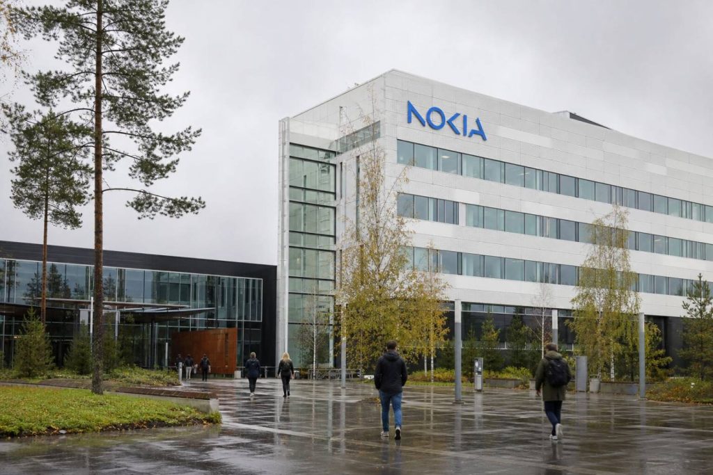 Nokia Stock Falls 2.9% as €2.8 Billion AI Orders Face Conversion Test
