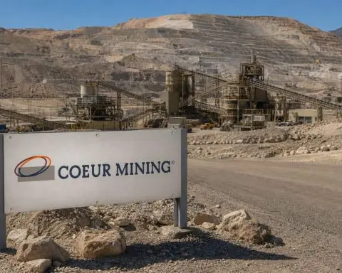 Shares of Coeur Mining Rise 4.8% as 2026 Cash-Flow Outlook Suggests 6.9% Yield